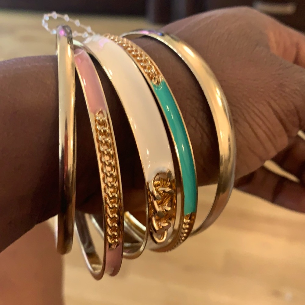 Bracelets/ Bangles